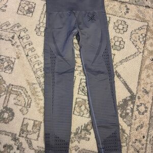 Gray / Purple Medium Leggings
